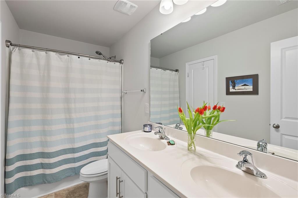 378 Sapphire Road Burlington, NC 27215 - Photo 29 of 41 Gallery Image 29