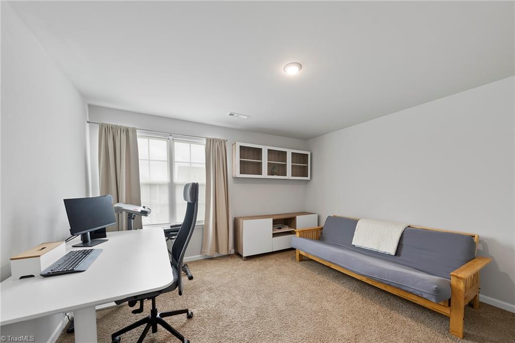 378 Sapphire Road Burlington, NC 27215 - Photo 33 of 41 Gallery Image 33