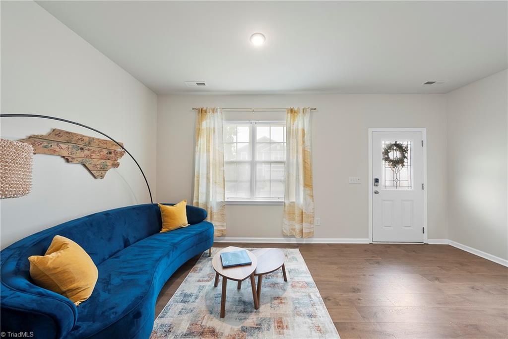 378 Sapphire Road Burlington, NC 27215 - Photo 4 of 41 Gallery Image 4