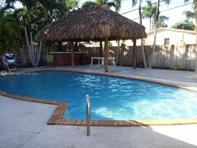 $3,900 | 17050 Northwest 81st Avenue, Unit 17050, Hialeah, FL 33015