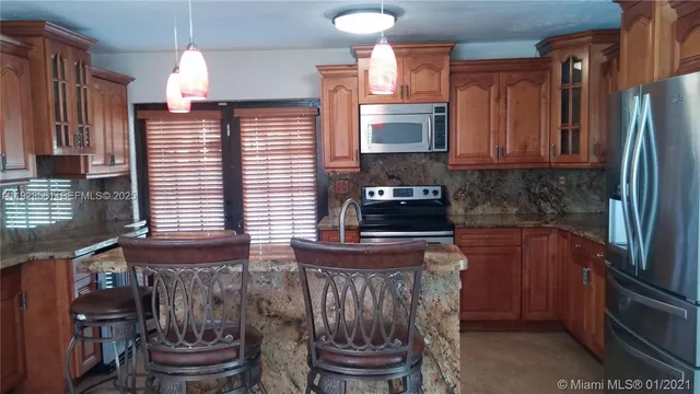 $3,900 | 17050 Northwest 81st Avenue, Unit 17050, Hialeah, FL 33015