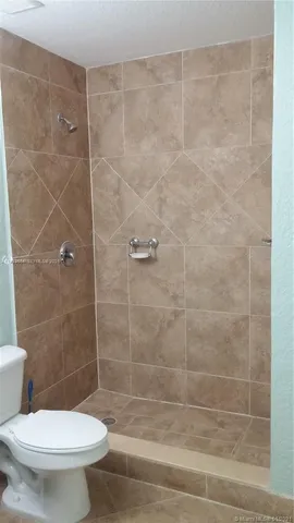 $3,900 | 17050 Northwest 81st Avenue, Unit 17050, Hialeah, FL 33015