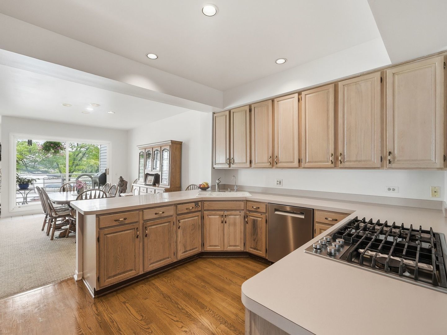 26435 North Ridge Court Mundelein, IL 60060 - Photo 9 of 32 Gallery Image 9