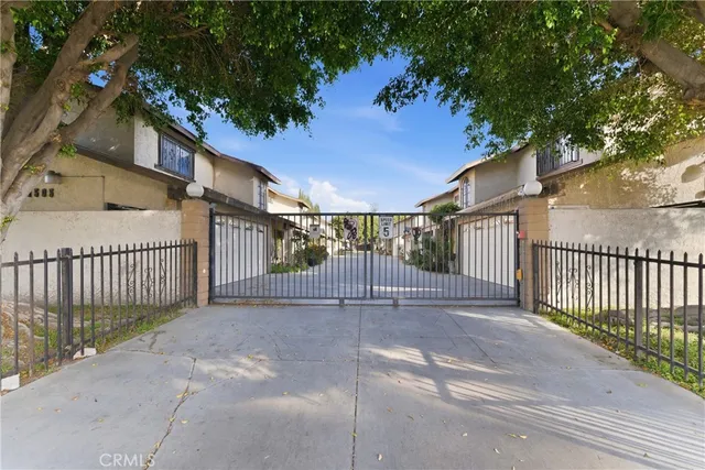 $530,000 | 4505 Santa Ana Street, Unit C, Cudahy, CA 90201