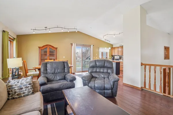 $415,000 | 4467 Lynx Court, Eagan, MN 55123