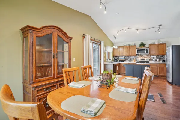 $415,000 | 4467 Lynx Court, Eagan, MN 55123