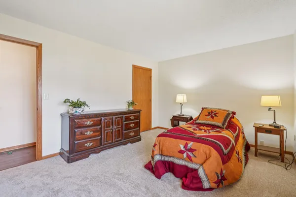 $415,000 | 4467 Lynx Court, Eagan, MN 55123