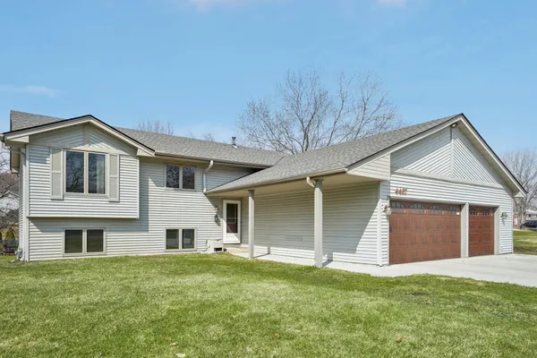 $415,000 | 4467 Lynx Court, Eagan, MN 55123