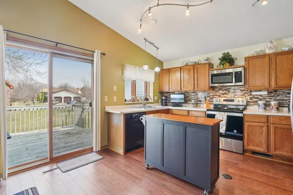 $415,000 | 4467 Lynx Court, Eagan, MN 55123