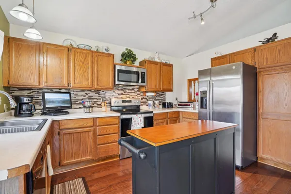 $415,000 | 4467 Lynx Court, Eagan, MN 55123