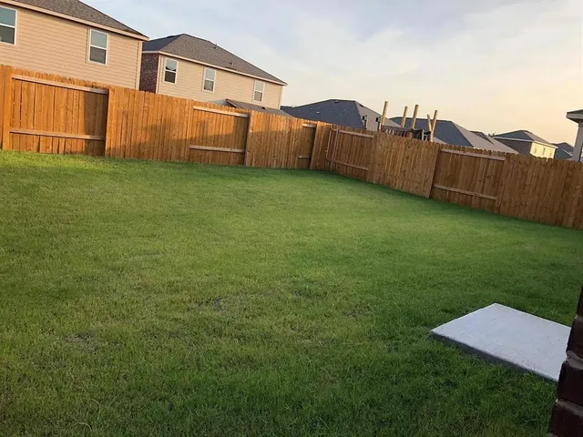a front view of house with yard