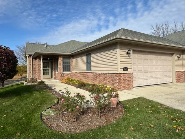 $399,900 | 1568 East Gate Drive, Watertown, WI 53094