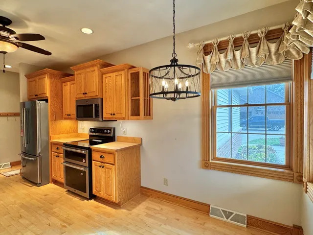 $399,900 | 1568 East Gate Drive, Watertown, WI 53094