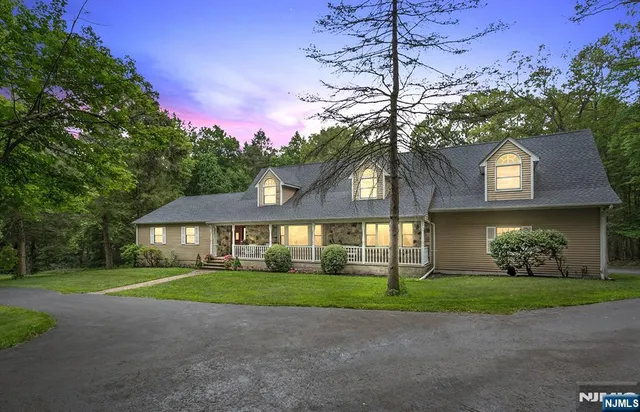 $949,999 | 103 Burnt Meadow Road, Ringwood, NJ 07456