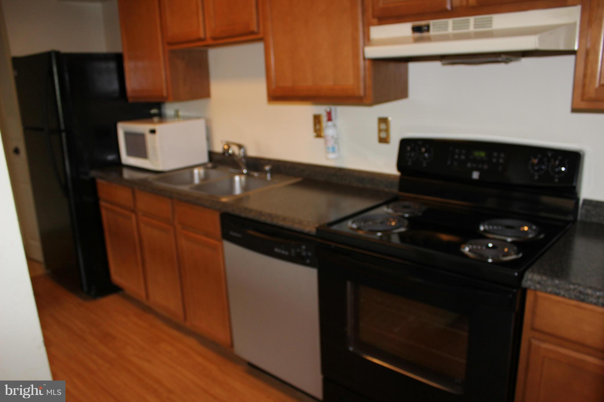 501 Heather Ridge Drive, Unit 8H Frederick, MD 21702 - Photo 4 of 10 Kitchen