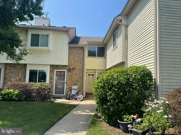 $2,400 | 13 Chatham Court, East Windsor, NJ 08520