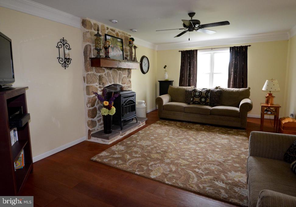 235 Friends Road Nottingham, PA 19362 - Photo 4 of 33