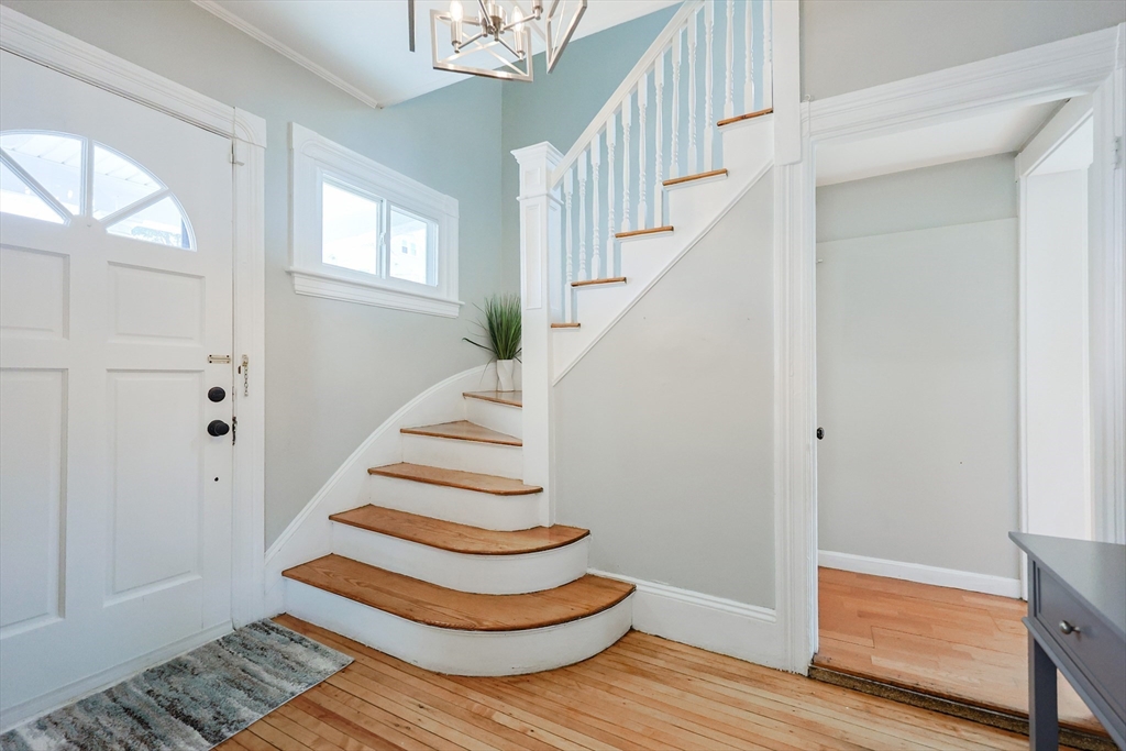 35 Allen Avenue Lynn, MA 01902 - Photo 4 of 31