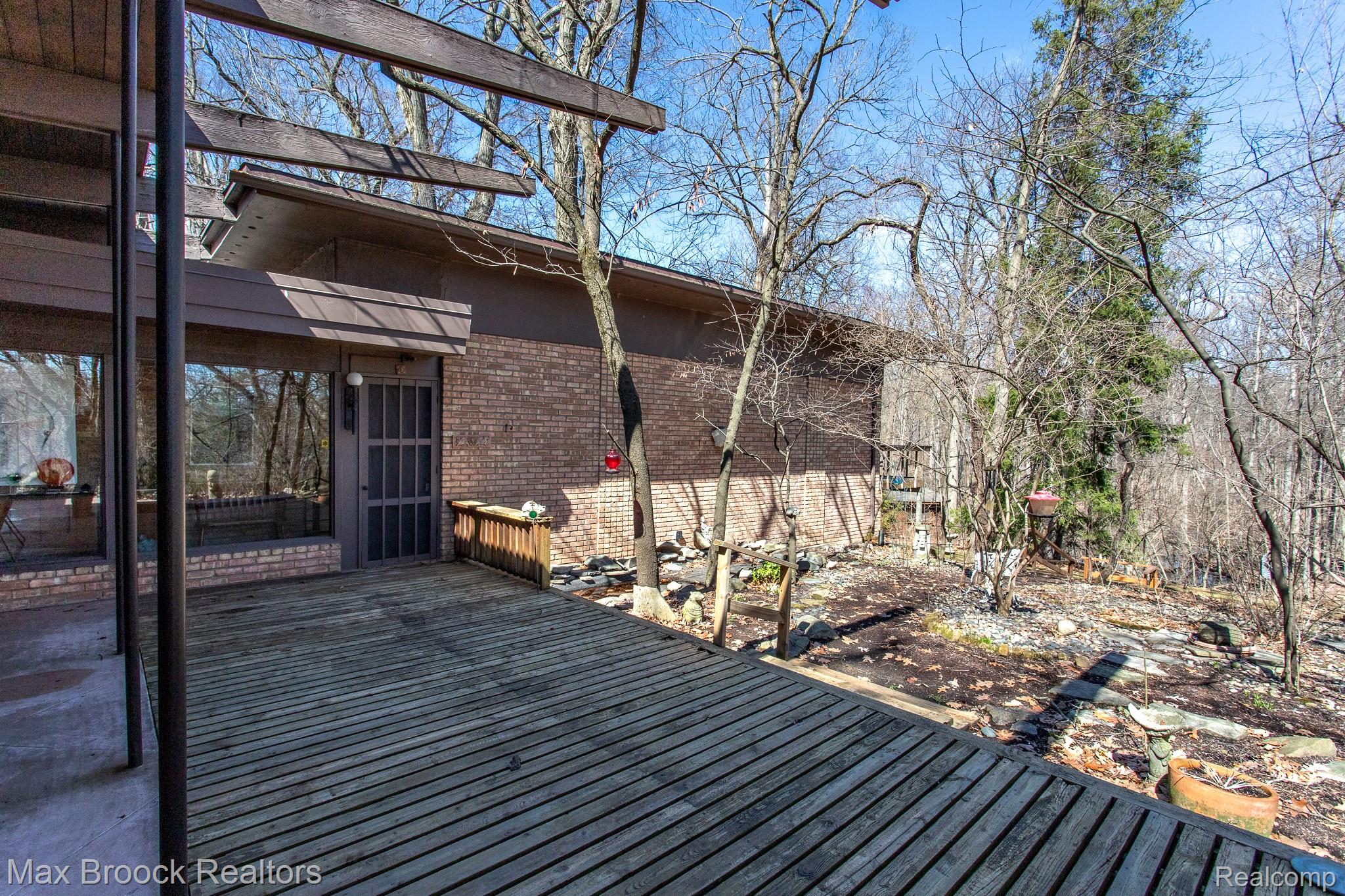30875 Franklin Road Franklin, MI 48025 - Photo 5 of 86 View of wooden deck