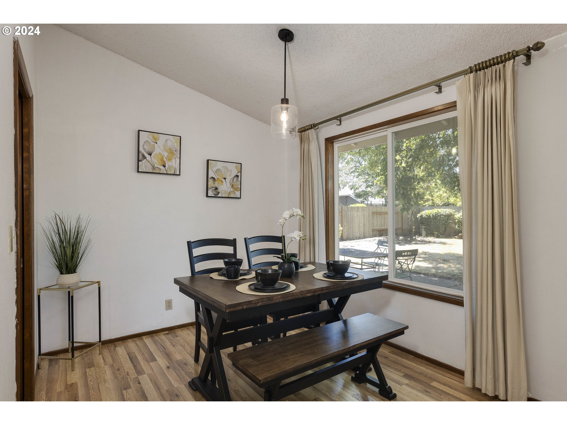 2466 Erin Way Eugene, OR 97408 - Photo 12 of 31 a workspace with furniture and window