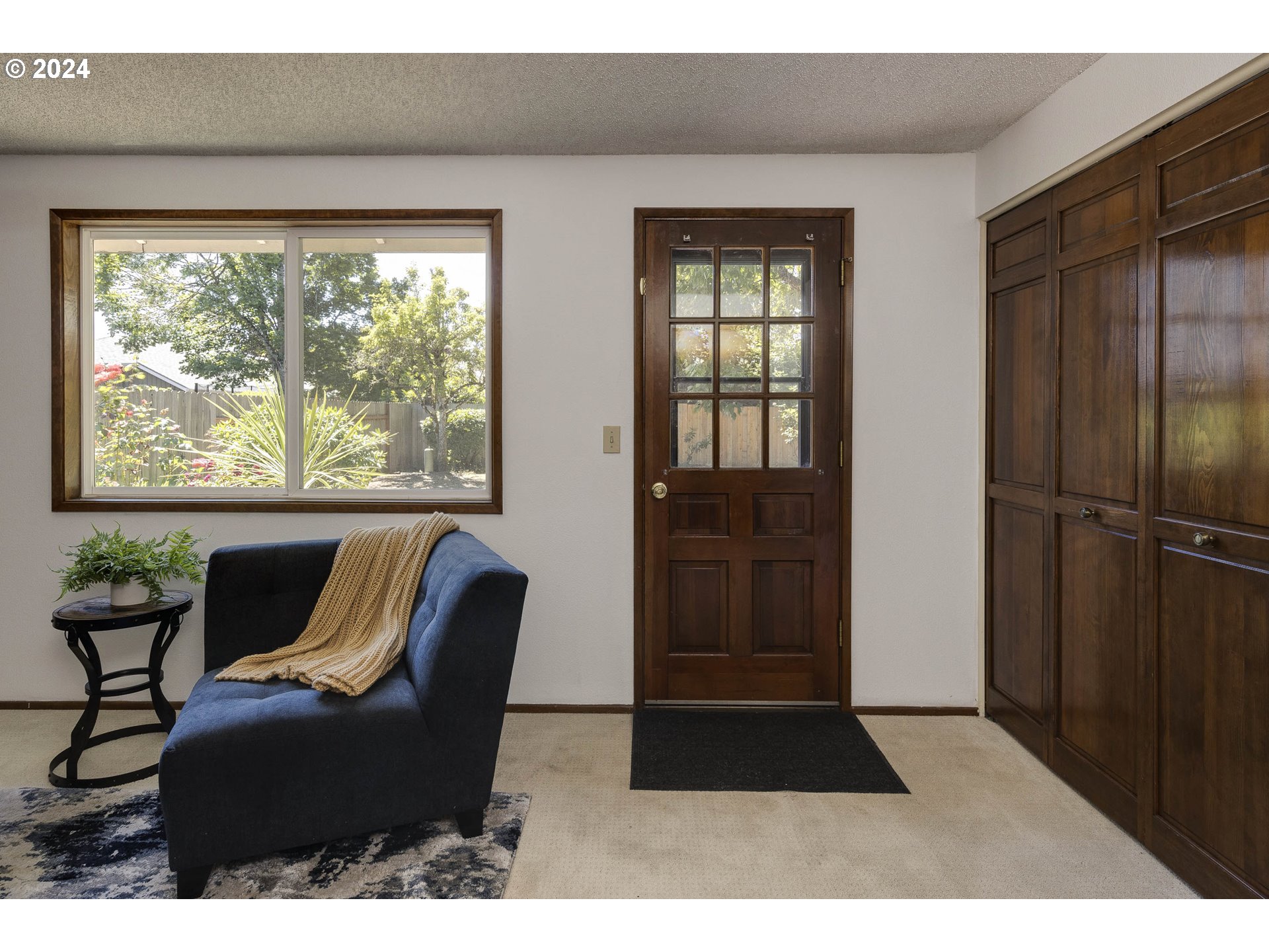 2466 Erin Way Eugene, OR 97408 - Photo 15 of 31 a living room with furniture and a window