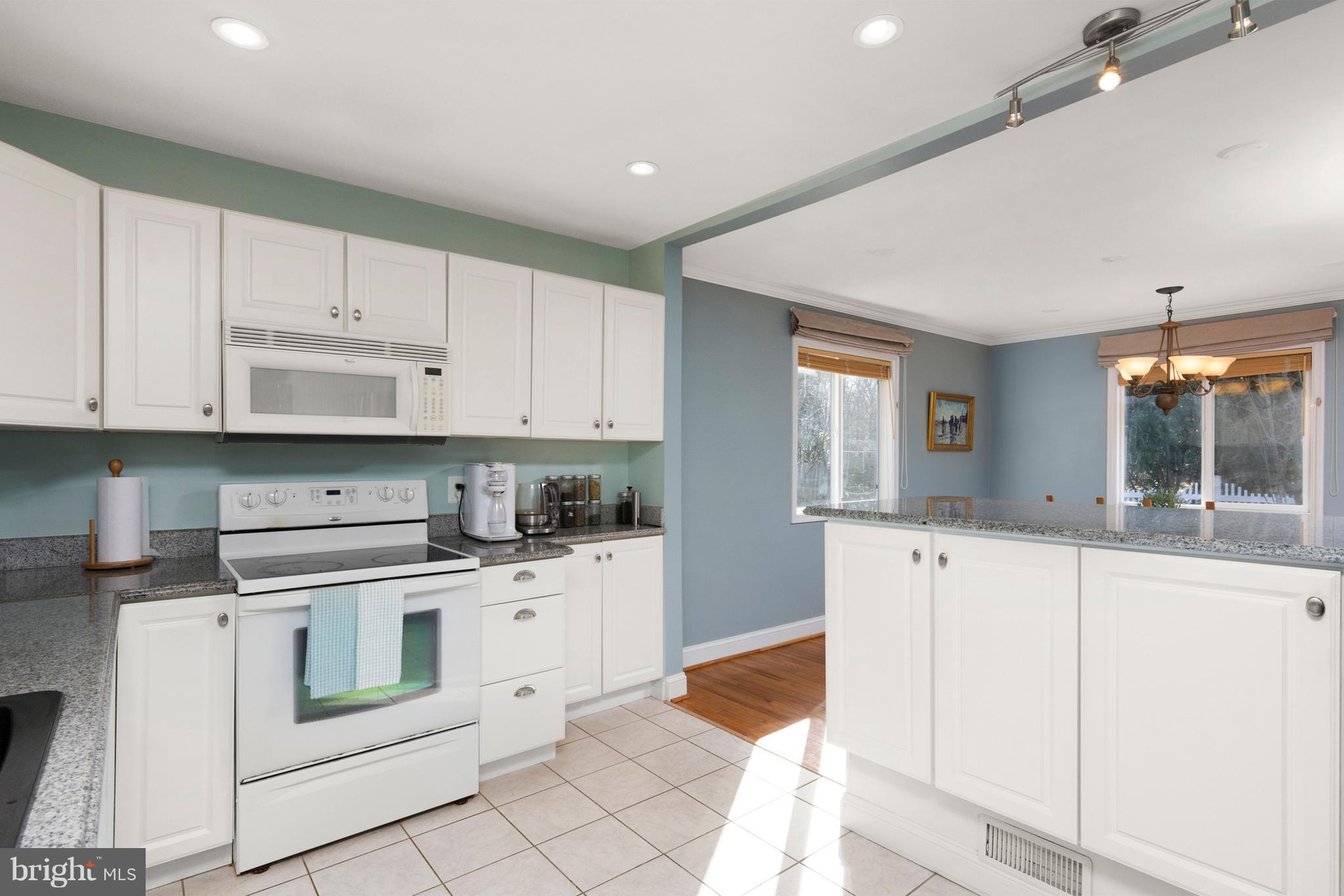 3749 Ridgewood Road Davidsonville, MD 21035 - Photo 11 of 28 Light-filled kitchen