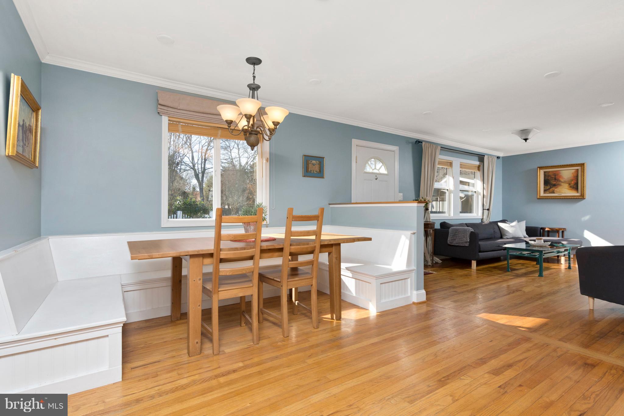 3749 Ridgewood Road Davidsonville, MD 21035 - Photo 7 of 28 Dining Room with custom built-in seating