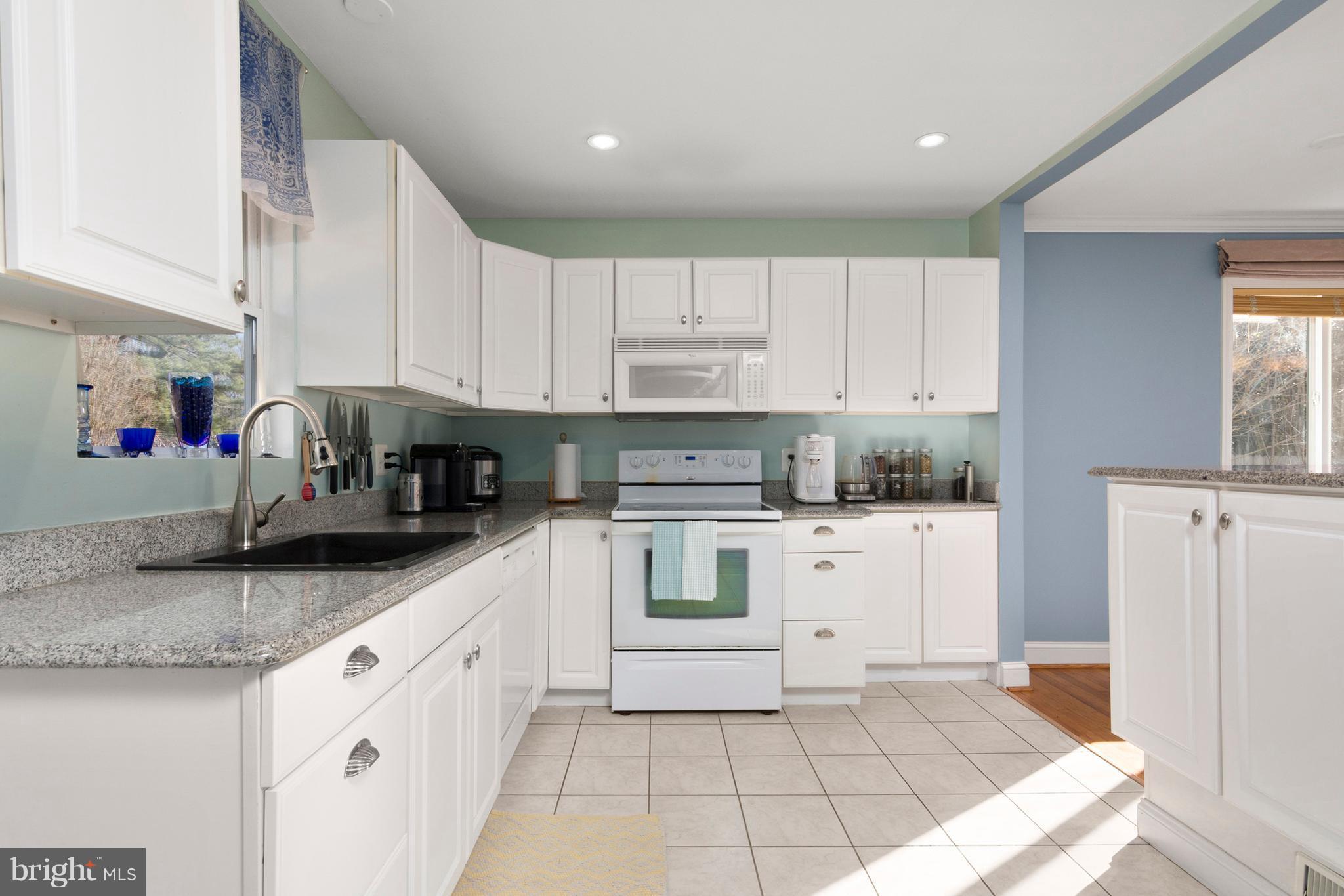 3749 Ridgewood Road Davidsonville, MD 21035 - Photo 9 of 28 Kitchen with ceramic tile and granite