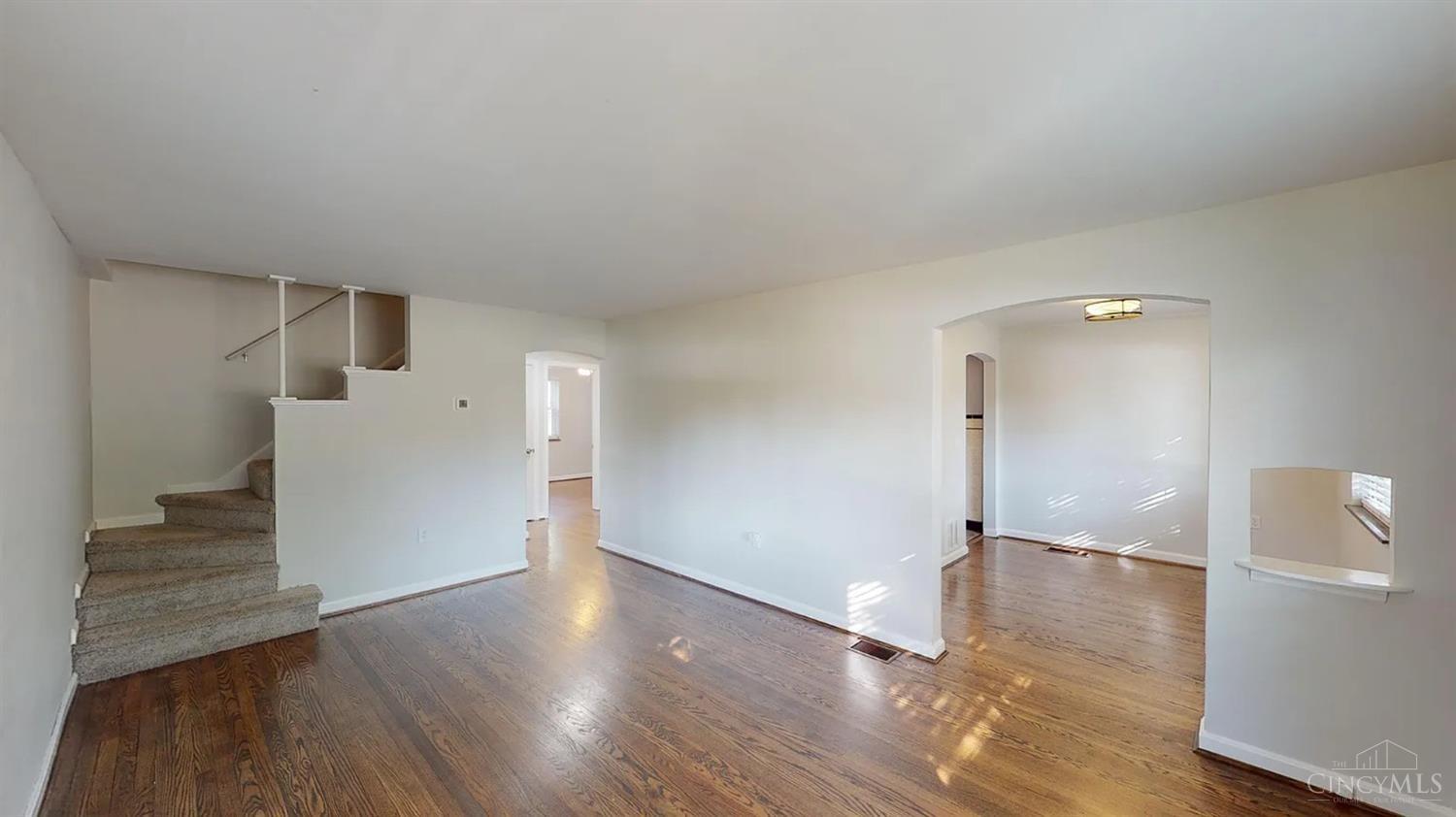 6651 Winton Road Cincinnati, OH 45224 - Photo 2 of 8 Photo is pre renters