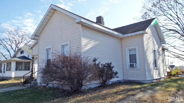$99,900 | 208 South 10th Street, Vincennes, IN 47591