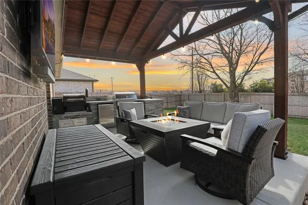 $299,999 | 813 Williams Way, Van Alstyne, TX 75495