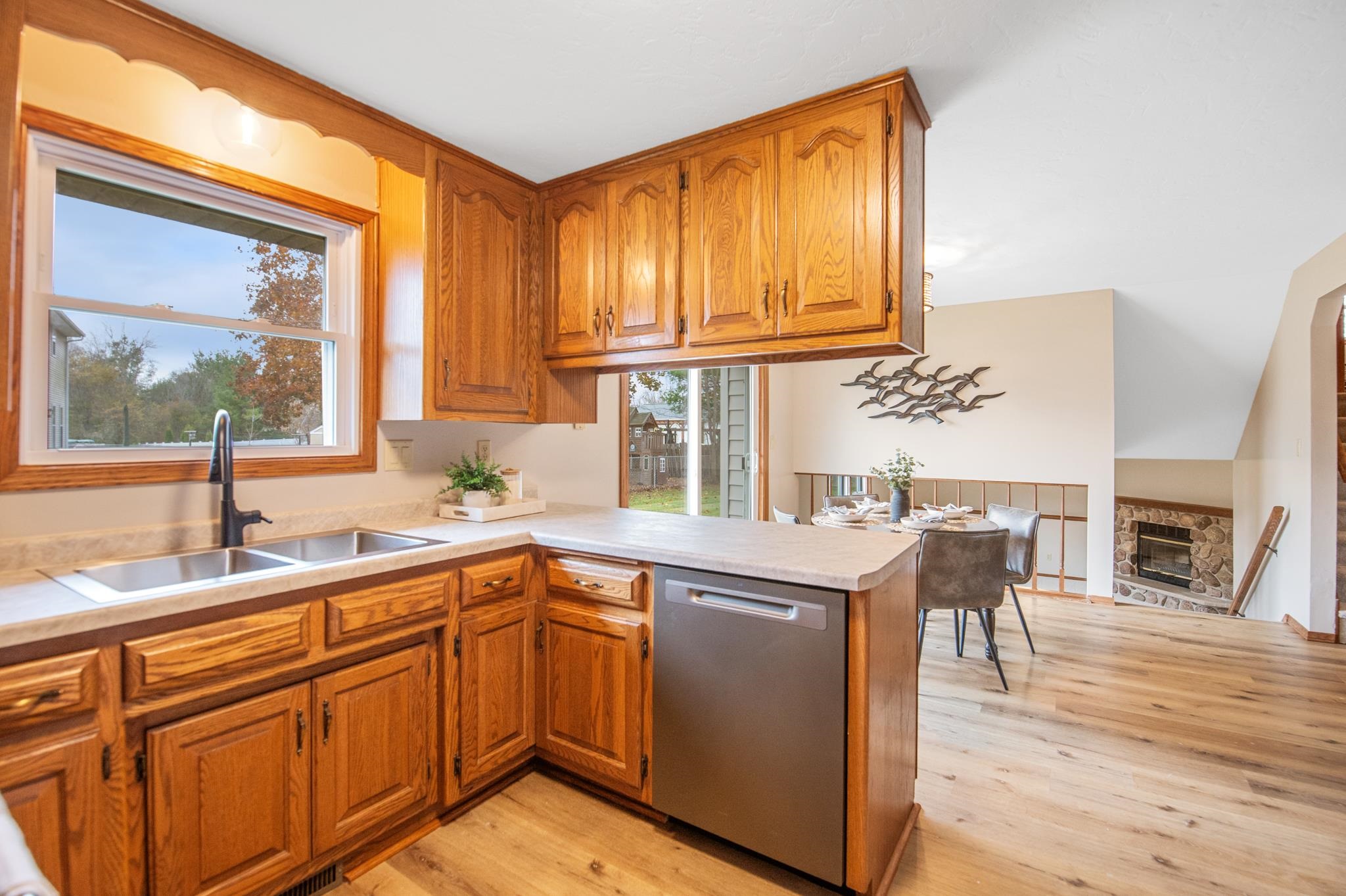 1310 Sandstone Place Green Bay, WI 54313 - Photo 12 of 32