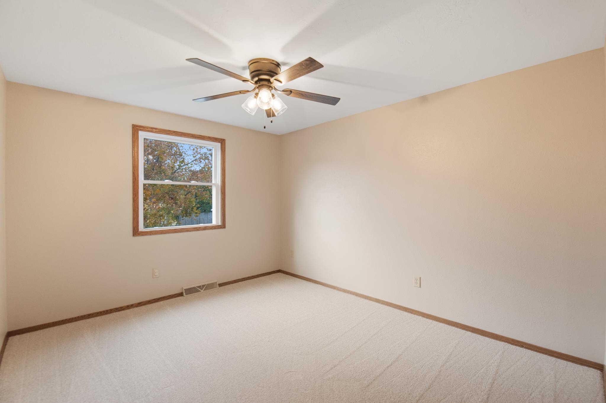 1310 Sandstone Place Green Bay, WI 54313 - Photo 18 of 32