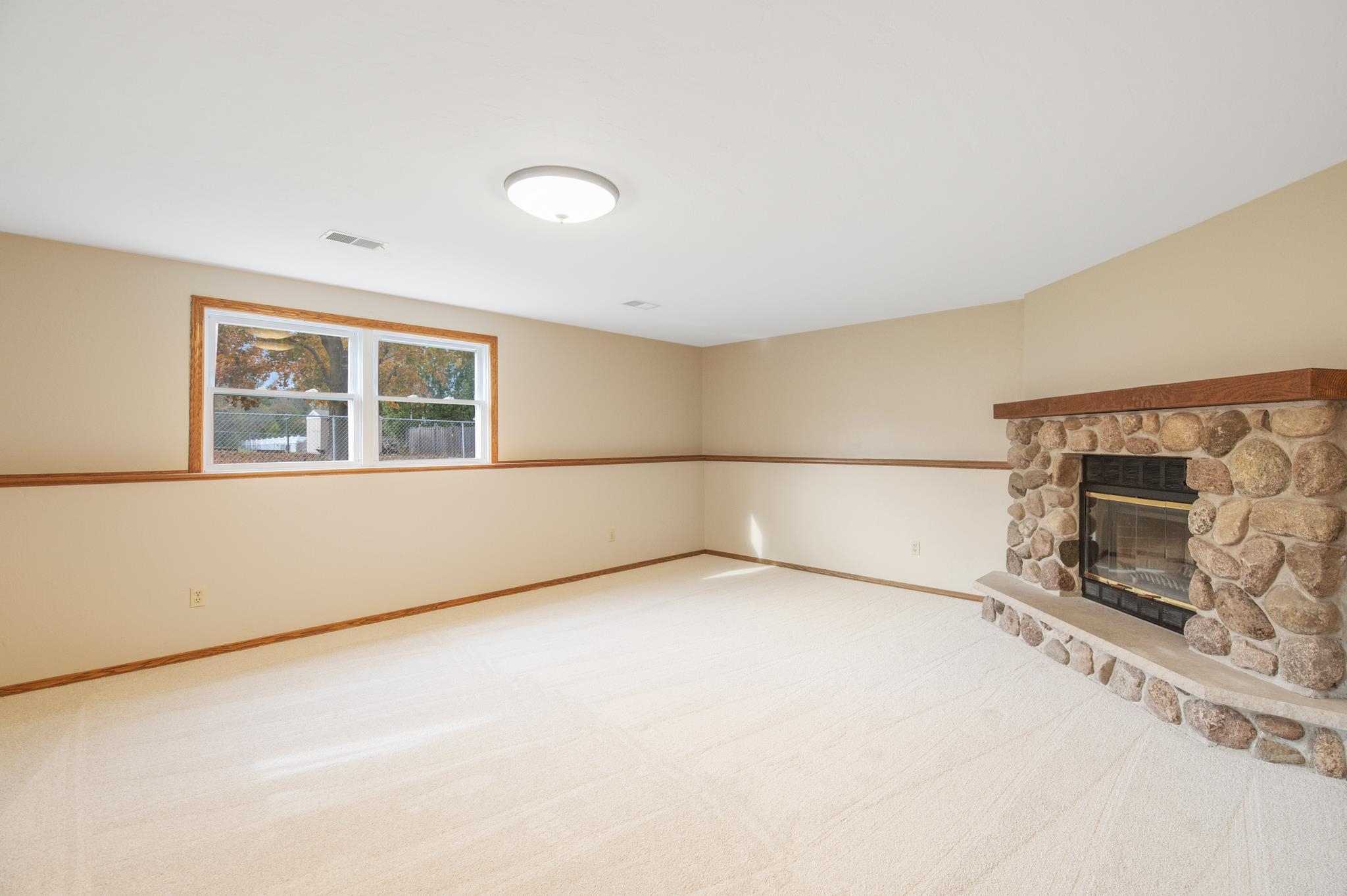 1310 Sandstone Place Green Bay, WI 54313 - Photo 23 of 32