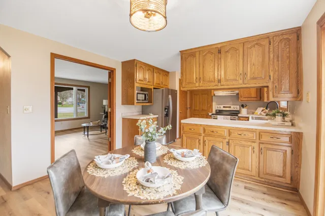 $350,000 | 1310 Sandstone Place, Green Bay, WI 54313