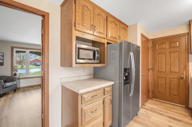 $350,000 | 1310 Sandstone Place, Green Bay, WI 54313