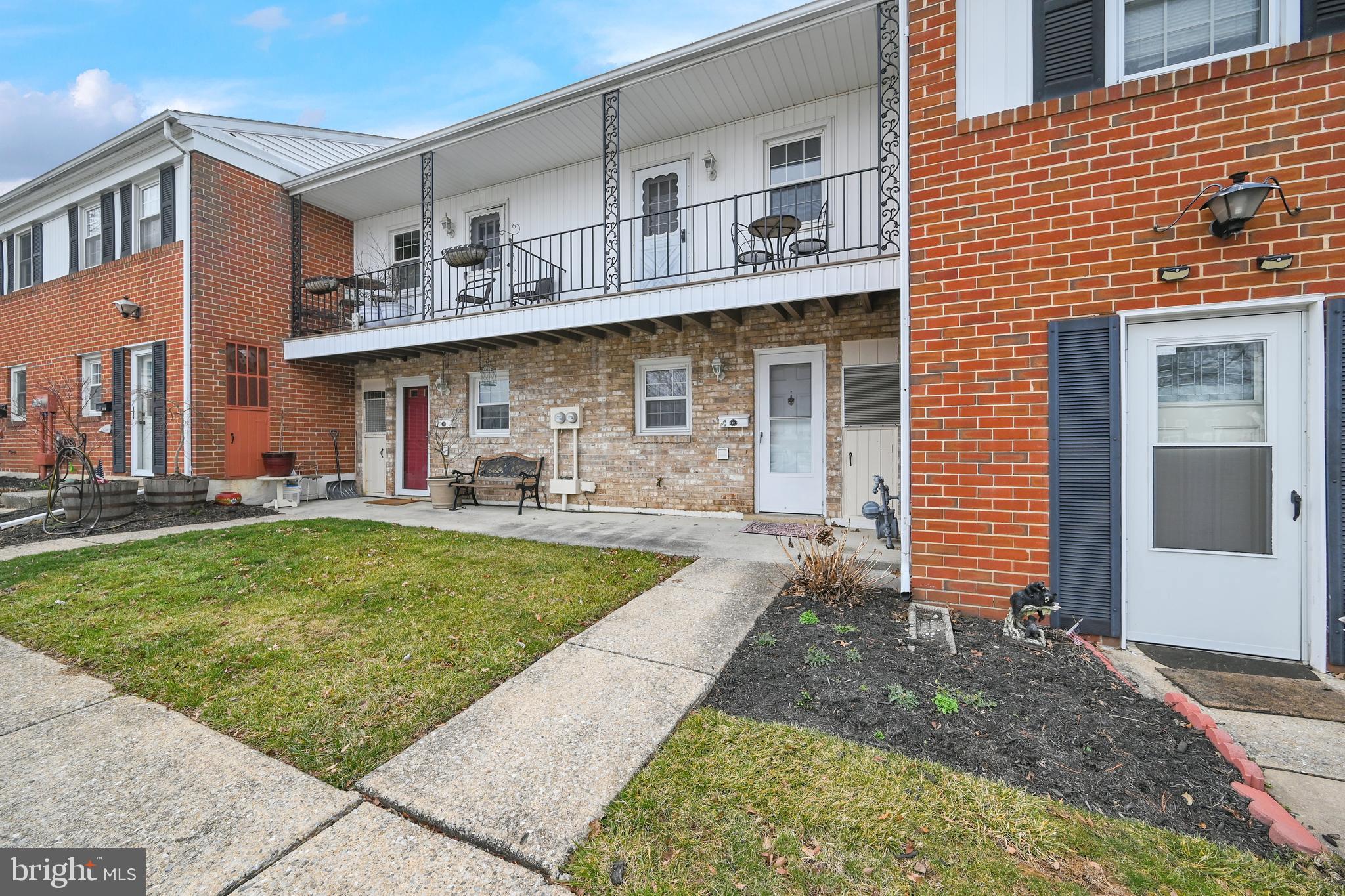 1628 Devers Road York, PA 17404 - Photo 3 of 32
