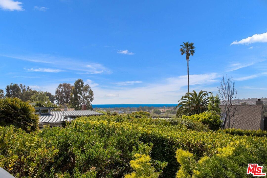 3609 Serra Road Malibu, CA 90265 - Photo 12 of 49 Gallery Image 12