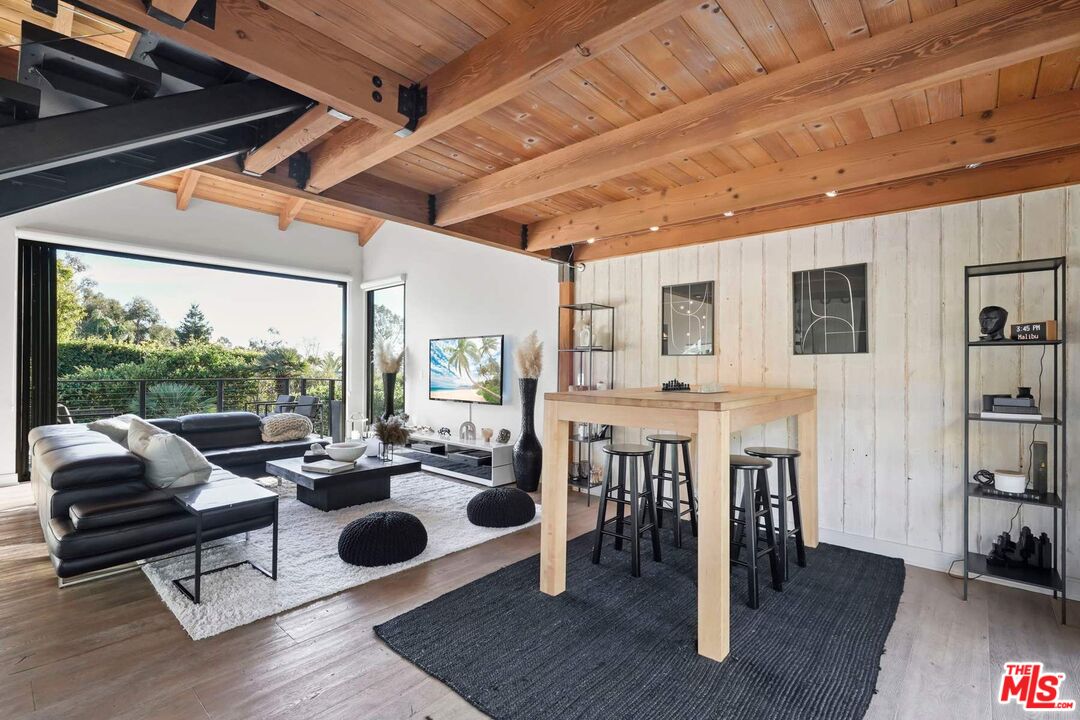 3609 Serra Road Malibu, CA 90265 - Photo 15 of 49 Gallery Image 15