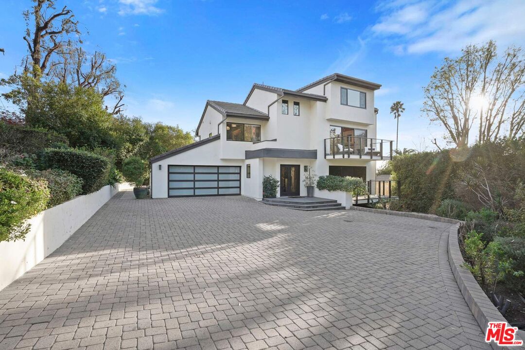 3609 Serra Road Malibu, CA 90265 - Photo 2 of 49 Gallery Image 2