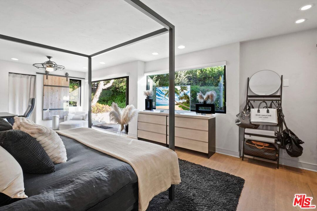 3609 Serra Road Malibu, CA 90265 - Photo 30 of 49 Gallery Image 30