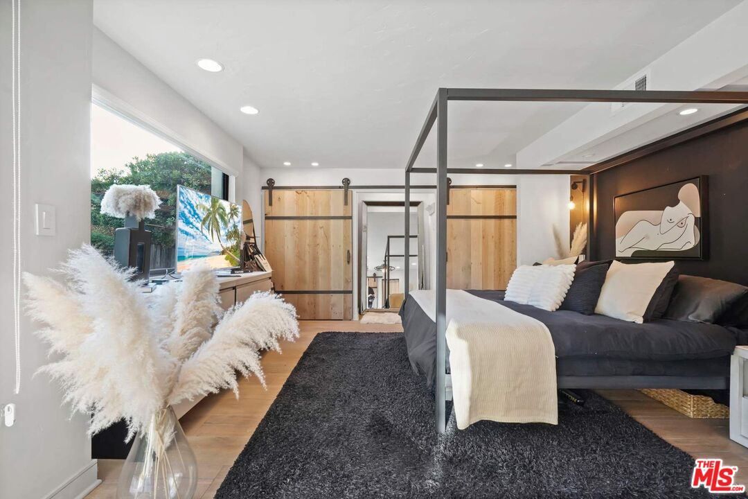 3609 Serra Road Malibu, CA 90265 - Photo 31 of 49 Gallery Image 31
