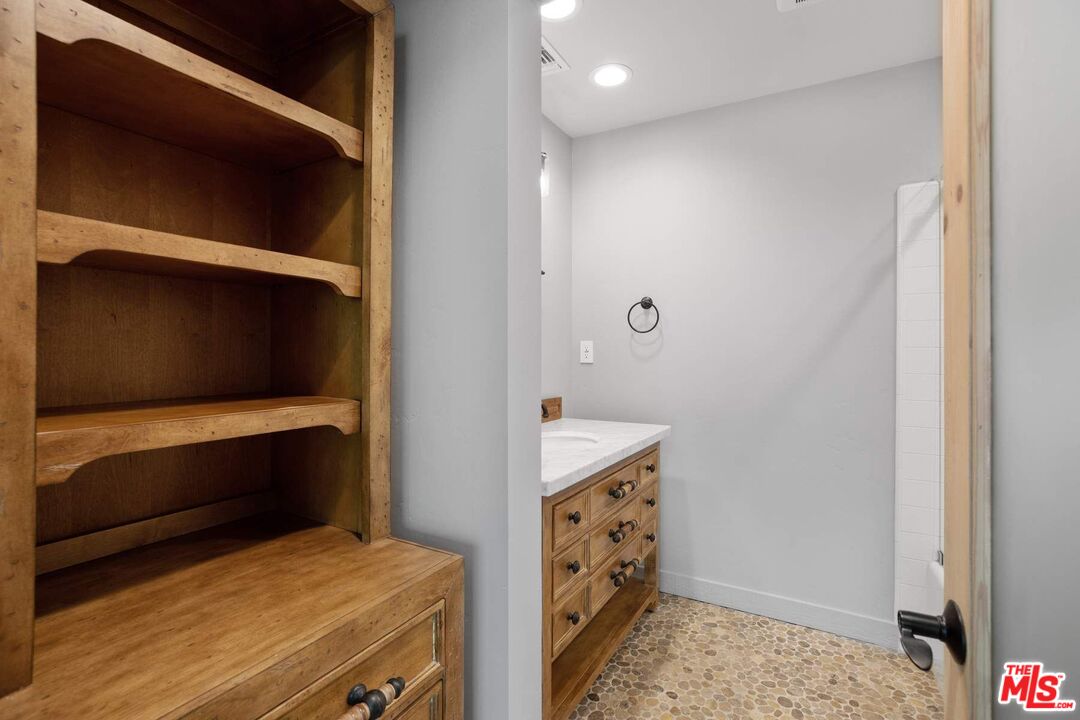 3609 Serra Road Malibu, CA 90265 - Photo 42 of 49 Gallery Image 42
