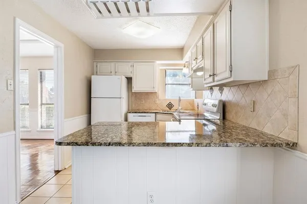 $2,400 | 339 Aspenway Drive, Coppell, TX 75019
