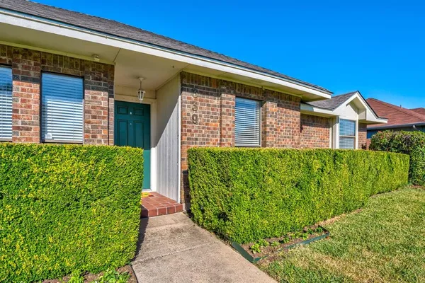 $2,400 | 339 Aspenway Drive, Coppell, TX 75019