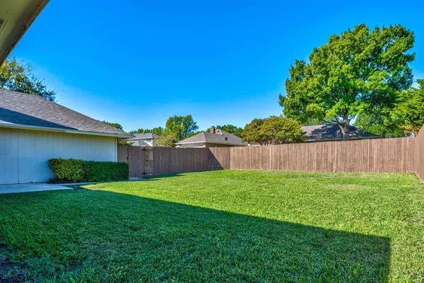 $2,400 | 339 Aspenway Drive, Coppell, TX 75019