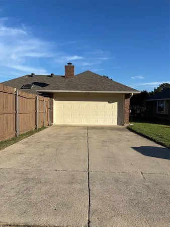 $2,400 | 339 Aspenway Drive, Coppell, TX 75019