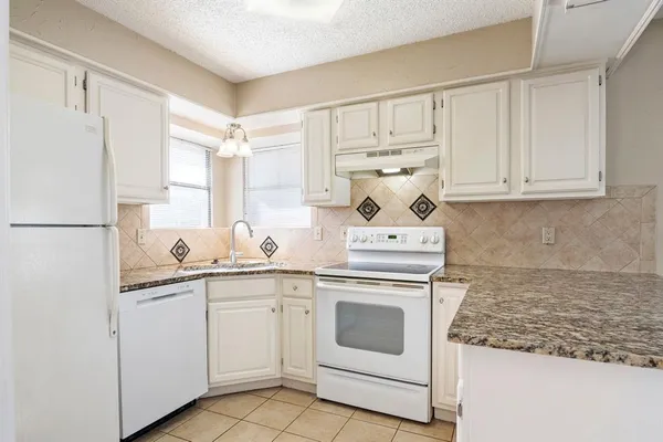 $2,400 | 339 Aspenway Drive, Coppell, TX 75019