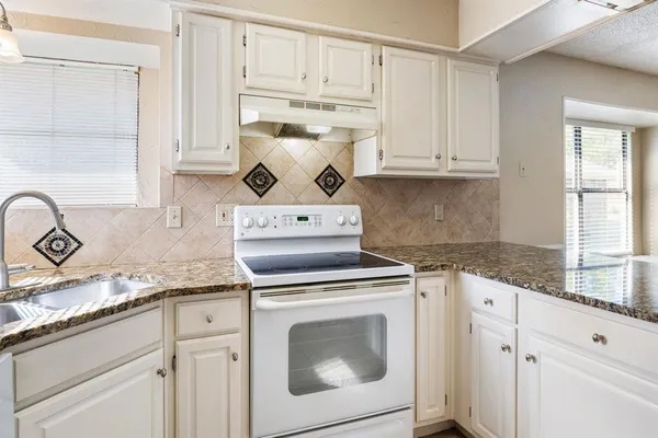 $2,400 | 339 Aspenway Drive, Coppell, TX 75019