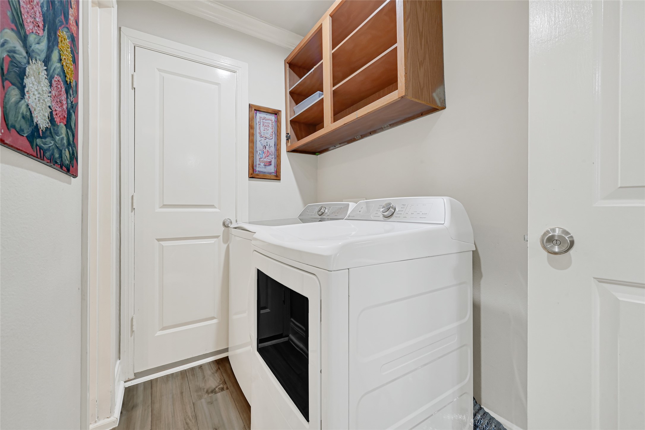 2809 Tooke Street Houston, TX 77023 - Photo 34 of 50 a utility room with dryer and washer